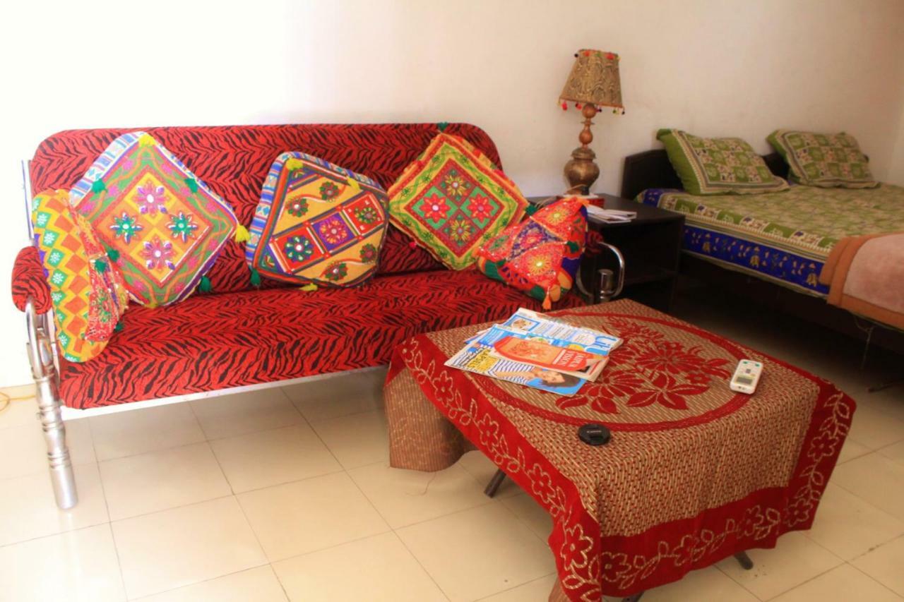 Nadya Homestay For Female&family Jaipur Luaran gambar